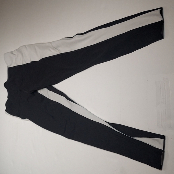 Athleta 3/4 pant XS - Picture 1 of 9